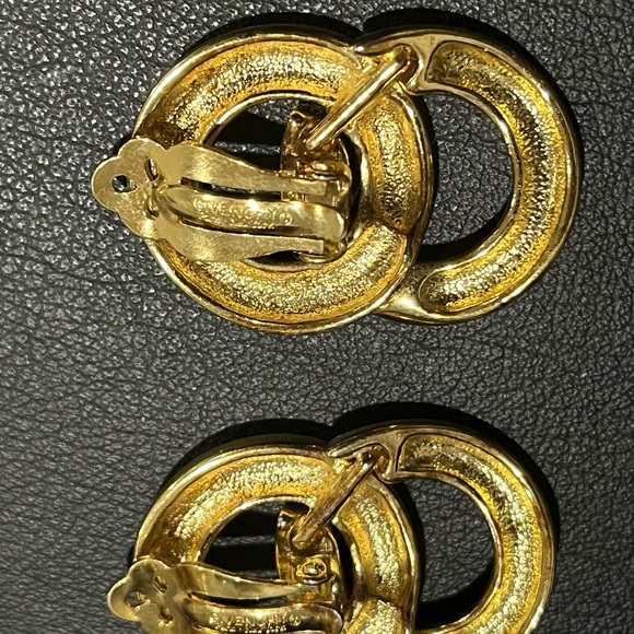 Vintage Givenchy Double Hoop Infinity Clip on Earrings Runway collection - Picture 6 of 7